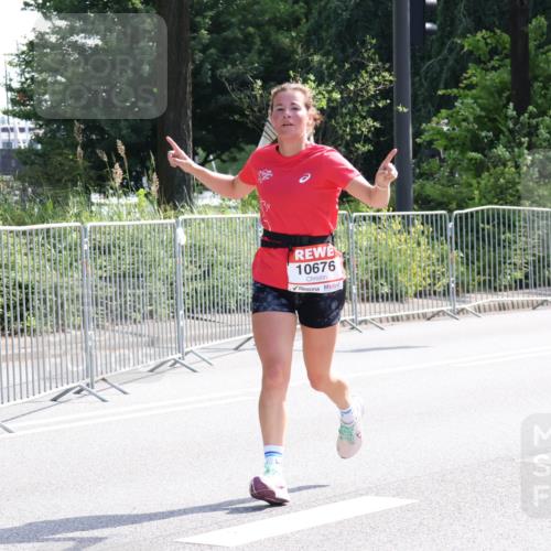 08.06.2024 - REWE Women's Run Strokosch-Dieckow http://msf.ph/oto/6256816 09.06.2024 09:44:37 Laufen 10676 meine-sportfotos.de