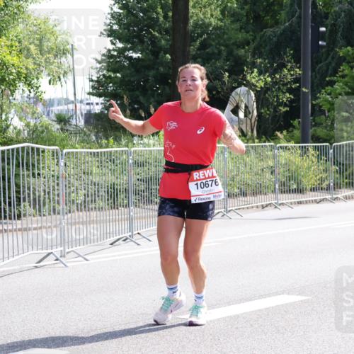 08.06.2024 - REWE Women's Run Strokosch-Dieckow http://msf.ph/oto/6256818 09.06.2024 09:44:37 Laufen 10676 meine-sportfotos.de