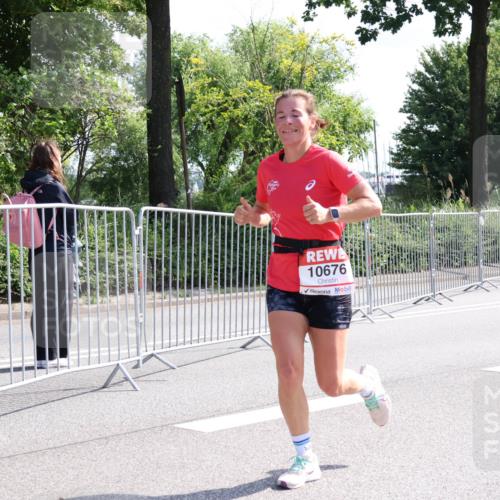 08.06.2024 - REWE Women's Run Strokosch-Dieckow http://msf.ph/oto/6256823 09.06.2024 09:44:38 Laufen 10676 meine-sportfotos.de