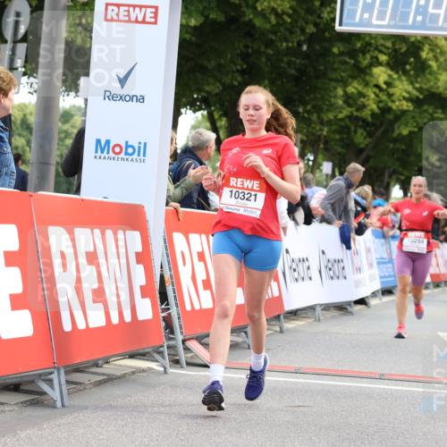 08.06.2024 - REWE Women's Run Strokosch-Dieckow http://msf.ph/oto/6256836 09.06.2024 10:08:12 Ziel 10294, 10321, 10501, 10545 meine-sportfotos.de