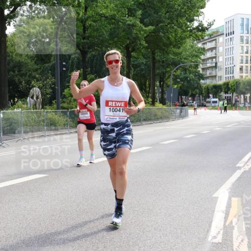 08.06.2024 - REWE Women's Run Strokosch-Dieckow http://msf.ph/oto/6256853 09.06.2024 09:45:11 Laufen 10505, 10041 meine-sportfotos.de