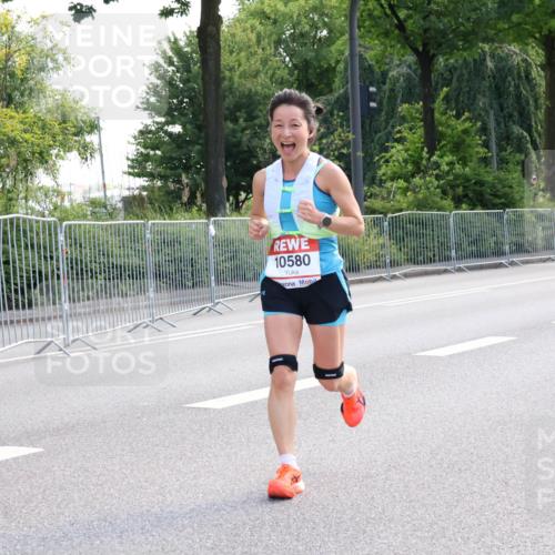08.06.2024 - REWE Women's Run Strokosch-Dieckow http://msf.ph/oto/6256873 09.06.2024 09:45:29 Laufen 10580 meine-sportfotos.de