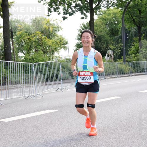 08.06.2024 - REWE Women's Run Strokosch-Dieckow http://msf.ph/oto/6256875 09.06.2024 09:45:30 Laufen 10580 meine-sportfotos.de