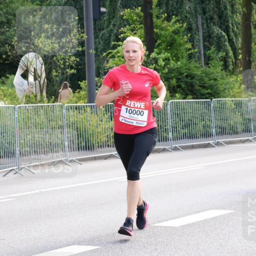 08.06.2024 - REWE Women's Run Strokosch-Dieckow http://msf.ph/oto/6256887 09.06.2024 09:45:36 Laufen 10000, 10704 meine-sportfotos.de