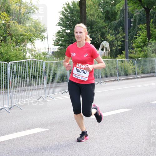 08.06.2024 - REWE Women's Run Strokosch-Dieckow http://msf.ph/oto/6256892 09.06.2024 09:45:37 Laufen 10000, 10704 meine-sportfotos.de