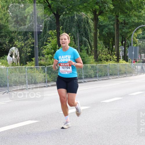 08.06.2024 - REWE Women's Run Strokosch-Dieckow http://msf.ph/oto/6256894 09.06.2024 09:45:38 Laufen 10704 meine-sportfotos.de