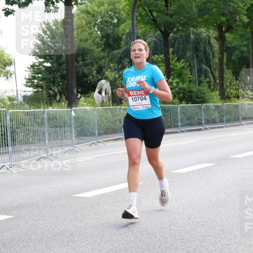 08.06.2024 - REWE Women's Run Strokosch-Dieckow http://msf.ph/oto/6256896 09.06.2024 09:45:38 Laufen 10704 meine-sportfotos.de