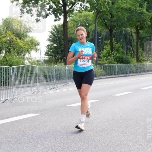 08.06.2024 - REWE Women's Run Strokosch-Dieckow http://msf.ph/oto/6256898 09.06.2024 09:45:39 Laufen 10704 meine-sportfotos.de