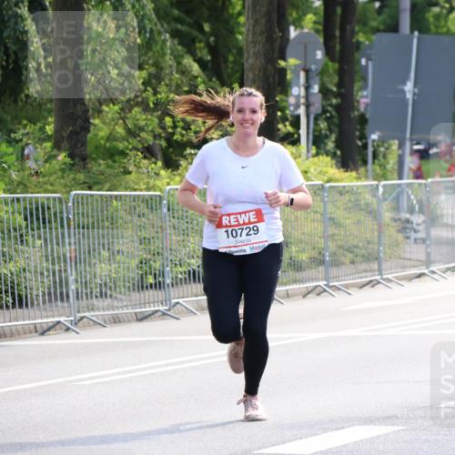 08.06.2024 - REWE Women's Run Strokosch-Dieckow http://msf.ph/oto/6256926 09.06.2024 09:46:09 Laufen 19656, 10729 meine-sportfotos.de