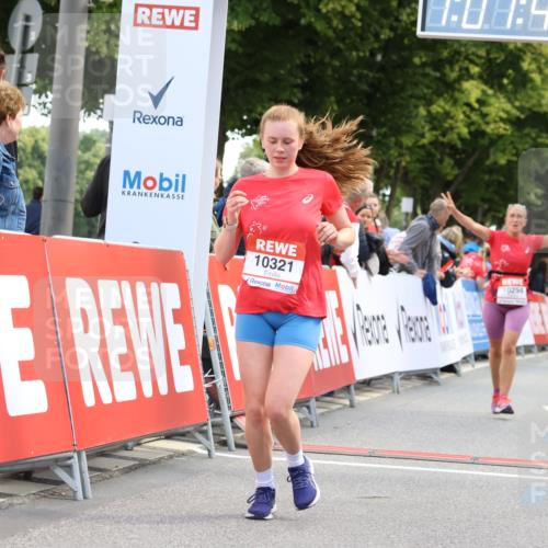 08.06.2024 - REWE Women's Run Strokosch-Dieckow http://msf.ph/oto/6256932 09.06.2024 10:08:12 Ziel 10294, 10321, 10501, 10545 meine-sportfotos.de