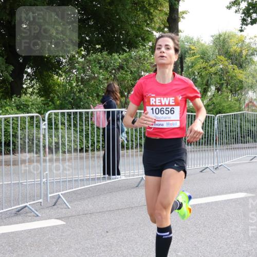 08.06.2024 - REWE Women's Run Strokosch-Dieckow http://msf.ph/oto/6256938 09.06.2024 09:46:15 Laufen 10656 meine-sportfotos.de