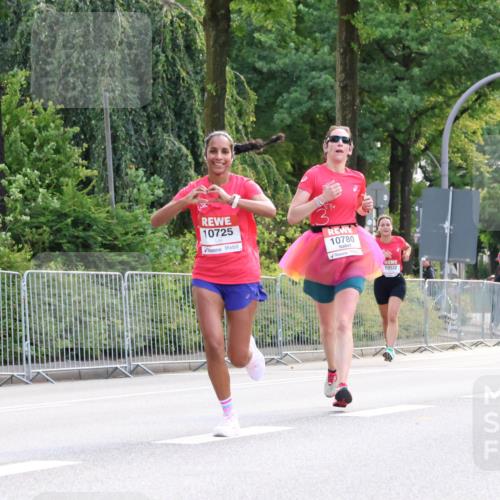 08.06.2024 - REWE Women's Run Strokosch-Dieckow http://msf.ph/oto/6256944 09.06.2024 09:46:24 Laufen 10725, 3, 10780, 10532 meine-sportfotos.de