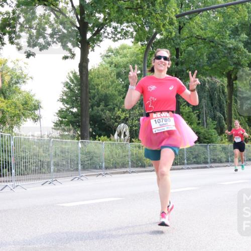 08.06.2024 - REWE Women's Run Strokosch-Dieckow http://msf.ph/oto/6256951 09.06.2024 09:46:27 Laufen 25, 10780, 10532 meine-sportfotos.de