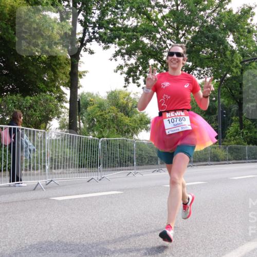 08.06.2024 - REWE Women's Run Strokosch-Dieckow http://msf.ph/oto/6256956 09.06.2024 09:46:28 Laufen 10780 meine-sportfotos.de