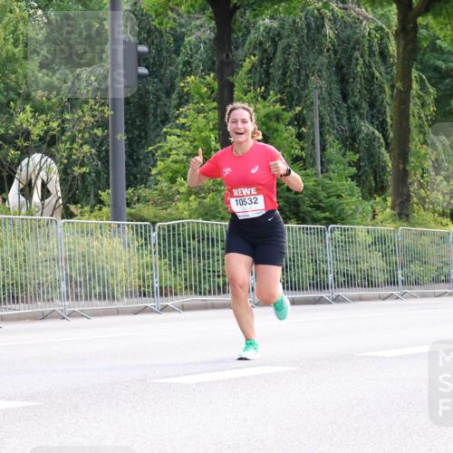 08.06.2024 - REWE Women's Run Strokosch-Dieckow http://msf.ph/oto/6256958 09.06.2024 09:46:30 Laufen 10532 meine-sportfotos.de