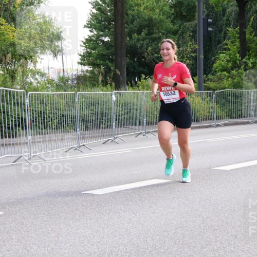 08.06.2024 - REWE Women's Run Strokosch-Dieckow http://msf.ph/oto/6256964 09.06.2024 09:46:31 Laufen 10532 meine-sportfotos.de