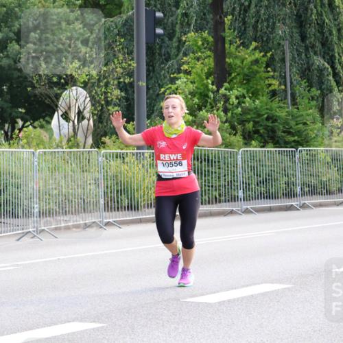 08.06.2024 - REWE Women's Run Strokosch-Dieckow http://msf.ph/oto/6256972 09.06.2024 09:46:34 Laufen 10556 meine-sportfotos.de