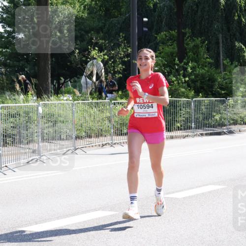 08.06.2024 - REWE Women's Run Strokosch-Dieckow http://msf.ph/oto/6256987 09.06.2024 09:46:56 Laufen 10594 meine-sportfotos.de