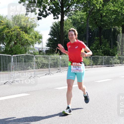 08.06.2024 - REWE Women's Run Strokosch-Dieckow http://msf.ph/oto/6257002 09.06.2024 09:47:01 Laufen 10751 meine-sportfotos.de
