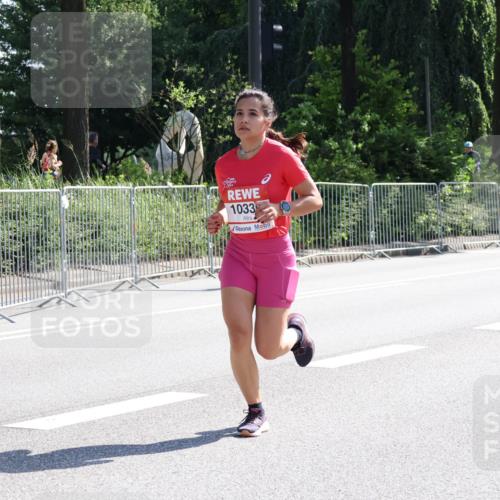 08.06.2024 - REWE Women's Run Strokosch-Dieckow http://msf.ph/oto/6257017 09.06.2024 09:47:21 Laufen 1033 meine-sportfotos.de
