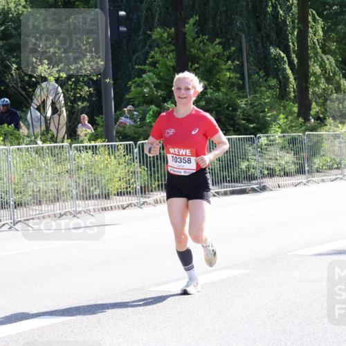 08.06.2024 - REWE Women's Run Strokosch-Dieckow http://msf.ph/oto/6257023 09.06.2024 09:47:25 Laufen 10358 meine-sportfotos.de