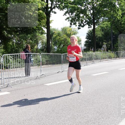 08.06.2024 - REWE Women's Run Strokosch-Dieckow http://msf.ph/oto/6257029 09.06.2024 09:47:27 Laufen 10358 meine-sportfotos.de