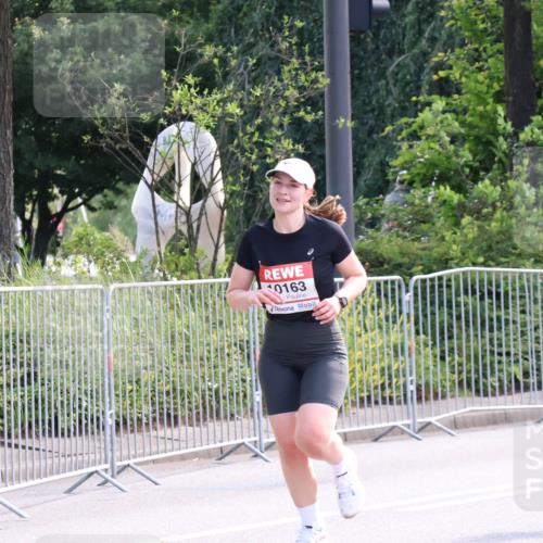 08.06.2024 - REWE Women's Run Strokosch-Dieckow http://msf.ph/oto/6257050 09.06.2024 09:47:53 Laufen 0163 meine-sportfotos.de