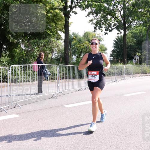 08.06.2024 - REWE Women's Run Strokosch-Dieckow http://msf.ph/oto/6257064 09.06.2024 09:47:57 Laufen 10467 meine-sportfotos.de