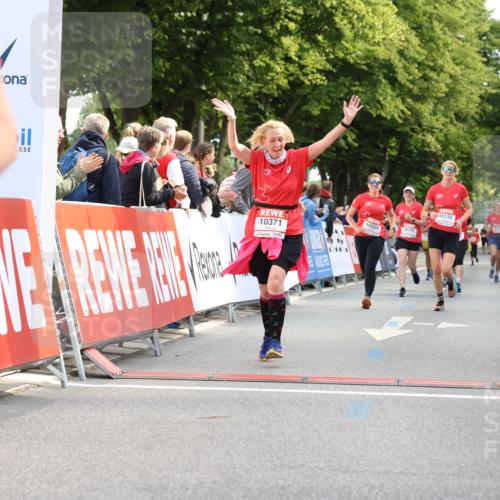 08.06.2024 - REWE Women's Run Strokosch-Dieckow http://msf.ph/oto/6257142 09.06.2024 10:08:21 Ziel 10081, 10110, 10142, 10315, 10324, 10371, 10501, 10545, 10792 meine-sportfotos.de