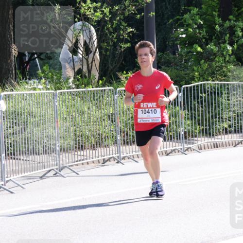 08.06.2024 - REWE Women's Run Strokosch-Dieckow http://msf.ph/oto/6257150 09.06.2024 09:48:52 Laufen 10410 meine-sportfotos.de