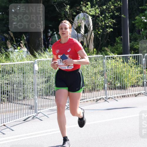 08.06.2024 - REWE Women's Run Strokosch-Dieckow http://msf.ph/oto/6257157 09.06.2024 09:49:01 Laufen 10 meine-sportfotos.de