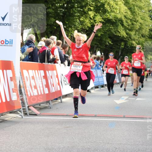 08.06.2024 - REWE Women's Run Strokosch-Dieckow http://msf.ph/oto/6257164 09.06.2024 10:08:22 Ziel 10081, 10110, 10142, 10315, 10324, 10371, 10501, 10545, 10792 meine-sportfotos.de