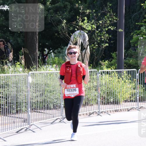 08.06.2024 - REWE Women's Run Strokosch-Dieckow http://msf.ph/oto/6257165 09.06.2024 09:49:05 Laufen 10326, 2, 10328 meine-sportfotos.de