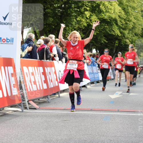 08.06.2024 - REWE Women's Run Strokosch-Dieckow http://msf.ph/oto/6257169 09.06.2024 10:08:22 Ziel 10081, 10110, 10142, 10315, 10324, 10371, 10501, 10545, 10792 meine-sportfotos.de
