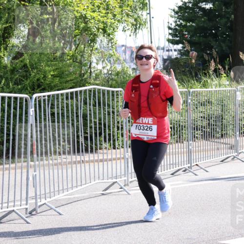 08.06.2024 - REWE Women's Run Strokosch-Dieckow http://msf.ph/oto/6257171 09.06.2024 09:49:06 Laufen 10326 meine-sportfotos.de