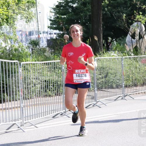 08.06.2024 - REWE Women's Run Strokosch-Dieckow http://msf.ph/oto/6257175 09.06.2024 09:49:08 Laufen 10328, 10207 meine-sportfotos.de