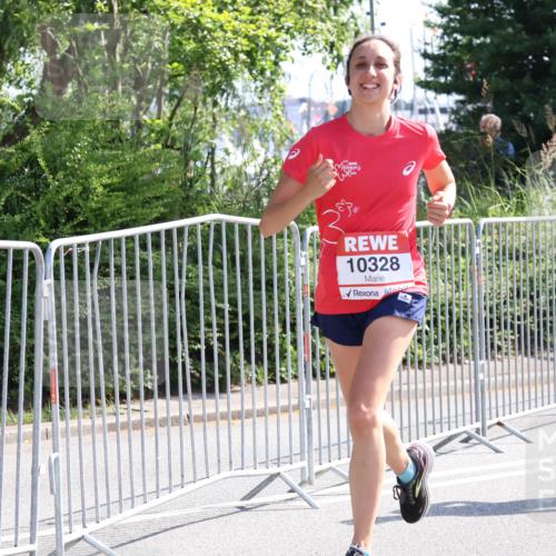 08.06.2024 - REWE Women's Run Strokosch-Dieckow http://msf.ph/oto/6257177 09.06.2024 09:49:08 Laufen 10328 meine-sportfotos.de