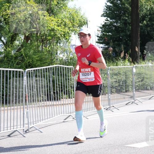 08.06.2024 - REWE Women's Run Strokosch-Dieckow http://msf.ph/oto/6257181 09.06.2024 09:49:09 Laufen 10207 meine-sportfotos.de