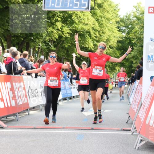 08.06.2024 - REWE Women's Run Strokosch-Dieckow http://msf.ph/oto/6257184 09.06.2024 10:08:24 Ziel 10081, 10110, 10142, 10315, 10324, 10371, 10685, 10710, 10792 meine-sportfotos.de