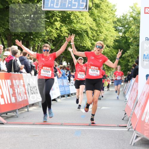 08.06.2024 - REWE Women's Run Strokosch-Dieckow http://msf.ph/oto/6257196 09.06.2024 10:08:24 Ziel 10081, 10110, 10142, 10315, 10324, 10371, 10685, 10710, 10792 meine-sportfotos.de