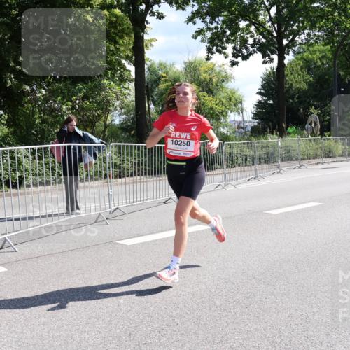 08.06.2024 - REWE Women's Run Strokosch-Dieckow http://msf.ph/oto/6257241 09.06.2024 09:49:38 Laufen 10250 meine-sportfotos.de