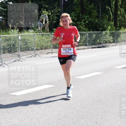 08.06.2024 - REWE Women's Run Strokosch-Dieckow http://msf.ph/oto/6257250 09.06.2024 09:49:46 Laufen 10756, 10723 meine-sportfotos.de