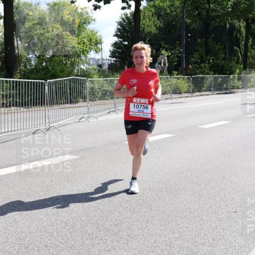 08.06.2024 - REWE Women's Run Strokosch-Dieckow http://msf.ph/oto/6257255 09.06.2024 09:49:47 Laufen 10756 meine-sportfotos.de