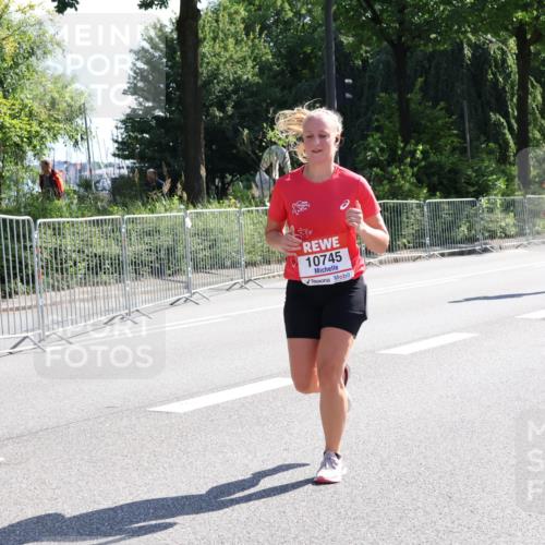 08.06.2024 - REWE Women's Run Strokosch-Dieckow http://msf.ph/oto/6257283 09.06.2024 09:49:56 Laufen 10745 meine-sportfotos.de