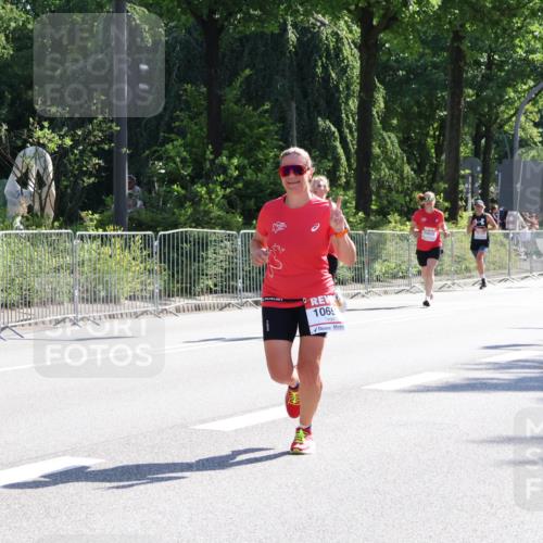 08.06.2024 - REWE Women's Run Strokosch-Dieckow http://msf.ph/oto/6257313 09.06.2024 09:50:07 Laufen 1069 meine-sportfotos.de