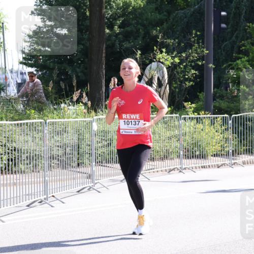 08.06.2024 - REWE Women's Run Strokosch-Dieckow http://msf.ph/oto/6257319 09.06.2024 09:50:10 Laufen 10137, 0625 meine-sportfotos.de