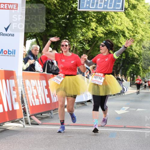 08.06.2024 - REWE Women's Run Strokosch-Dieckow http://msf.ph/oto/6257349 09.06.2024 10:08:32 Ziel 10081, 10142, 10315, 10685, 10710, 10792 meine-sportfotos.de