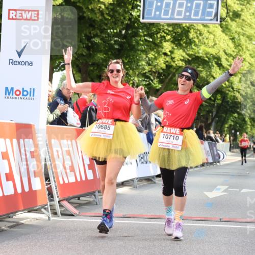 08.06.2024 - REWE Women's Run Strokosch-Dieckow http://msf.ph/oto/6257361 09.06.2024 10:08:32 Ziel 10081, 10142, 10315, 10685, 10710, 10792 meine-sportfotos.de