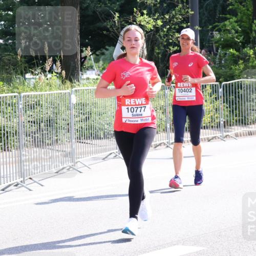 08.06.2024 - REWE Women's Run Strokosch-Dieckow http://msf.ph/oto/6257362 09.06.2024 09:50:25 Laufen 5, 10777, 10402 meine-sportfotos.de