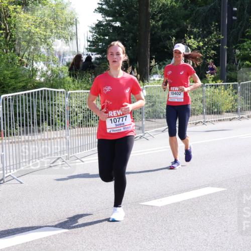 08.06.2024 - REWE Women's Run Strokosch-Dieckow http://msf.ph/oto/6257365 09.06.2024 09:50:26 Laufen 65, 10777, 10402 meine-sportfotos.de